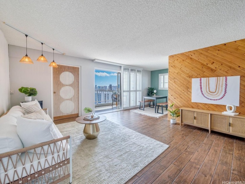 Discover this rare, beautifully updated penthouse in Makiki! - Beach Condo for sale in Honolulu, Hawaii on Beachhouse.com