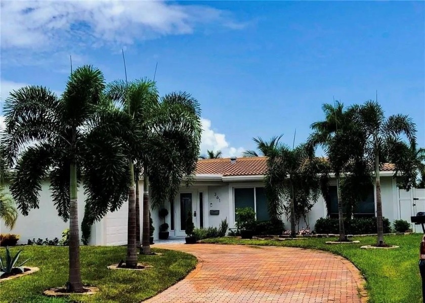 Experience the ultimate waterfront lifestyle in Pompano Beach! - Beach Home for sale in Pompano Beach, Florida on Beachhouse.com