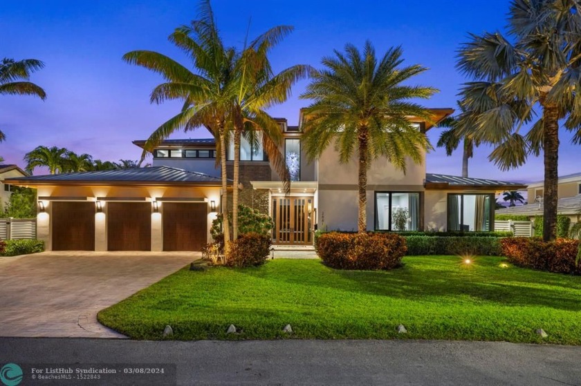 A Spectacular Contemporary 100' Deepwater Residence Masterfully - Beach Home for sale in Fort Lauderdale, Florida on Beachhouse.com