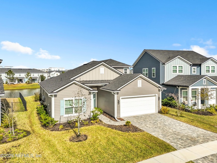 Move-in ready home in Silver Landing at SilverLeaf! This bright - Beach Home for sale in St Augustine, Florida on Beachhouse.com