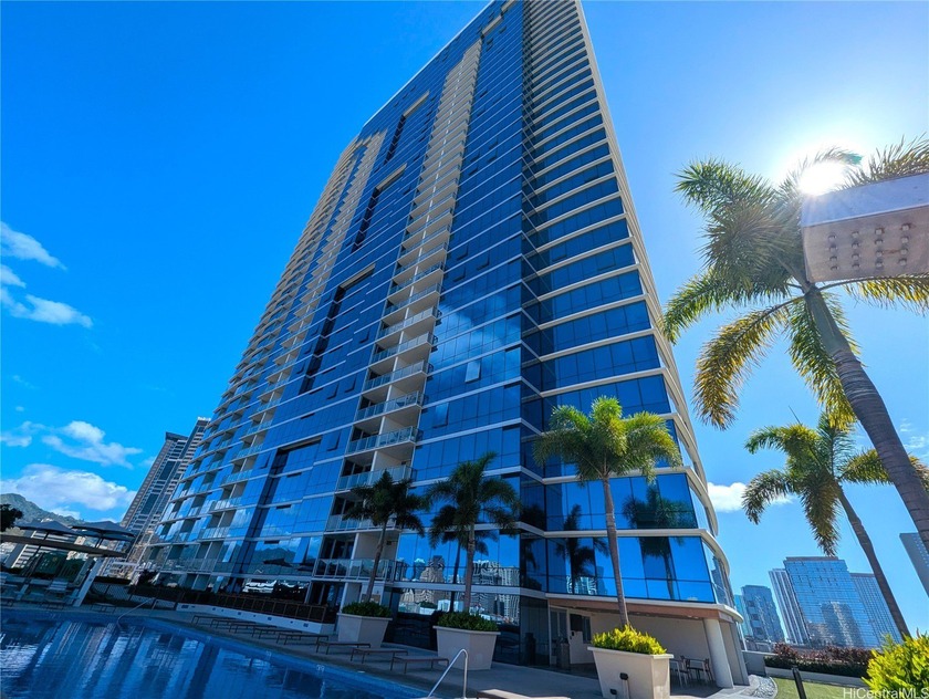 Luxury living in Kaka'ako! Welcome to the highly desired Keauhou - Beach Condo for sale in Honolulu, Hawaii on Beachhouse.com