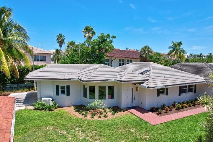 Gorgeous & Elegant high end Villa ( 2900 sq ft. under air ) 3 - Beach Condo for sale in Highland Beach, Florida on Beachhouse.com