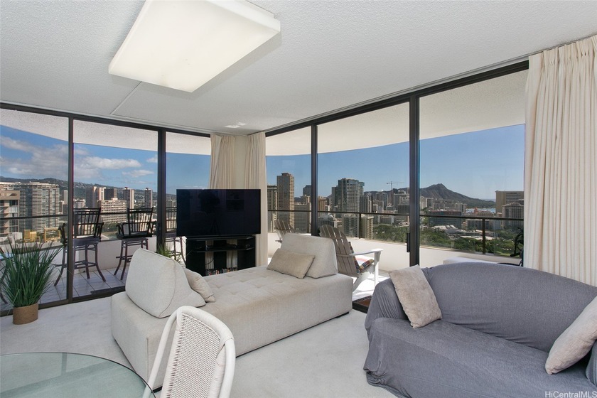 Enjoy breathtaking views of Diamond Head, the ocean, and the - Beach Condo for sale in Honolulu, Hawaii on Beachhouse.com
