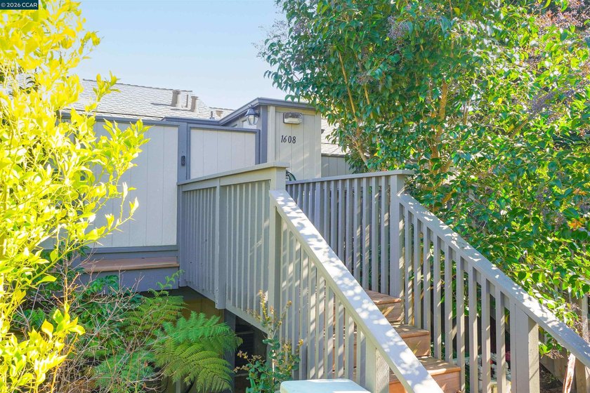 Welcome to this peaceful retreat nestled among mature trees in - Beach Townhome/Townhouse for sale in Martinez, California on Beachhouse.com