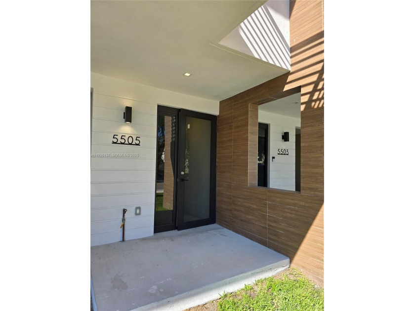 New construction project in Dania Beach, 57 eco-smart townhomes - Beach Townhome/Townhouse for sale in Dania, Florida on Beachhouse.com