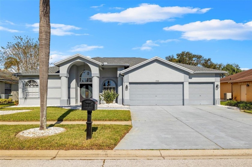 PRICE IMPROVEMENT! Welcome to your next home! This beautifully - Beach Home for sale in Riverview, Florida on Beachhouse.com