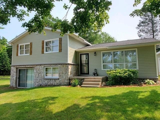 This 4-bedroom tri-level home sits on 1.5 scenic acres at the - Beach Home for sale in Naubinway, Michigan on Beachhouse.com