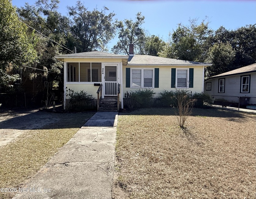 Sweet little bungalow with Small Screened Front Porch - Beach Home for sale in Jacksonville, Florida on Beachhouse.com