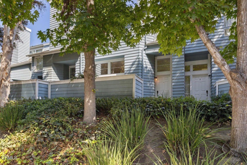 Lovely Cape Cod, Tri-level condominium  nestled in a lush tree - Beach Townhome/Townhouse for sale in Ventura, California on Beachhouse.com