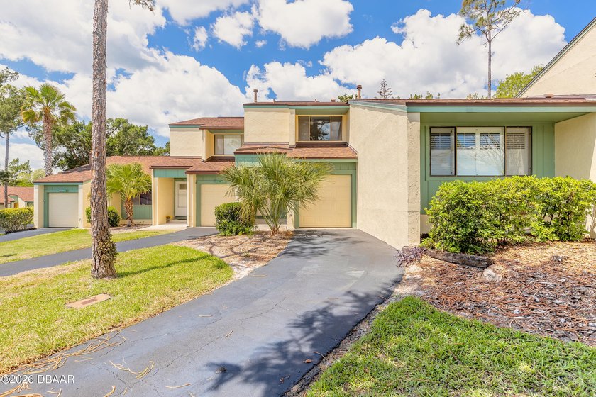 This 2-bedroom, 2.5-bath townhouse-style condominium is in the - Beach Condo for sale in New Smyrna Beach, Florida on Beachhouse.com