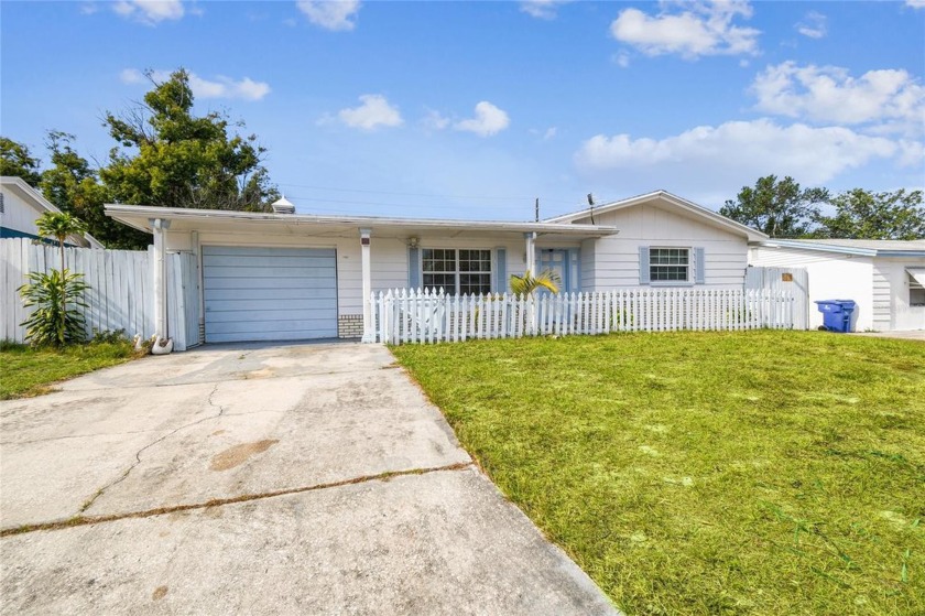 One or more photo(s) has been virtually staged. Welcome home to - Beach Home for sale in Holiday, Florida on Beachhouse.com