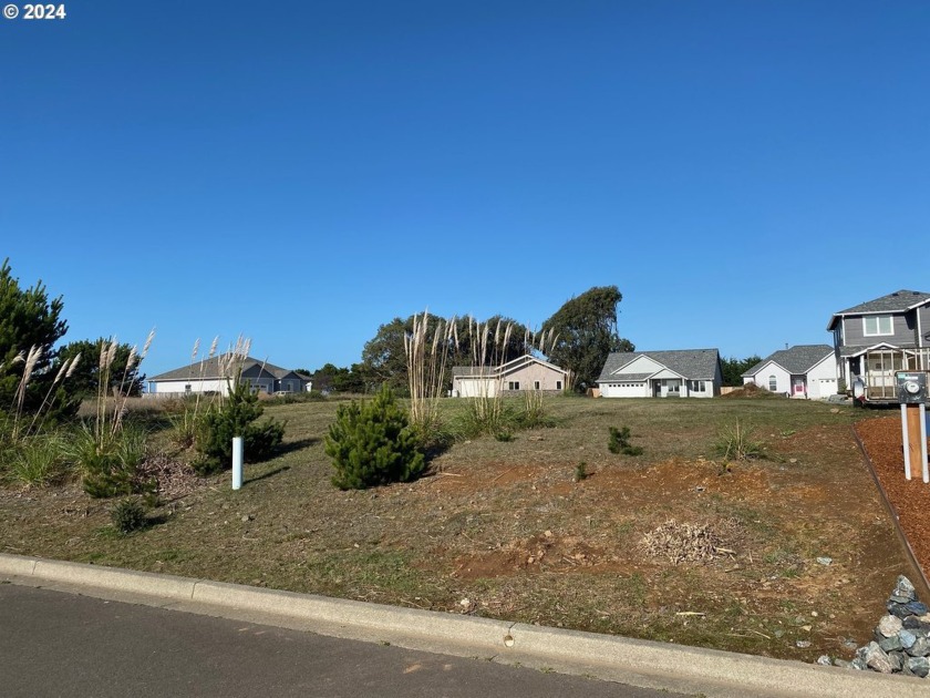 OCEAN TERRACE! Coveted Ocean Terrace lot near Bandon's world - Beach Lot for sale in Bandon, Oregon on Beachhouse.com