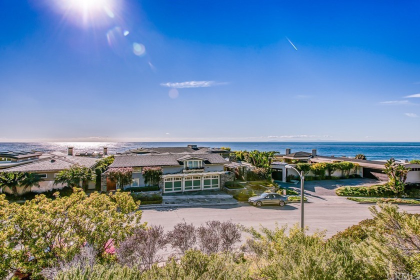 BANKRUPTCY COURT SALE.  Located in the highly sought after ocean - Beach Home for sale in Corona Del Mar, California on Beachhouse.com