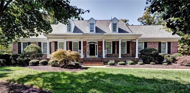 Southern charm and private peaceful lake setting! A perfect - Beach Home for sale in Williamsburg, Virginia on Beachhouse.com