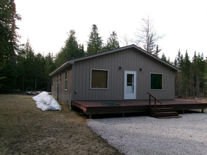 Great opportunity for a U.P. getaway or home. Located less than - Beach Home for sale in Naubinway, Michigan on Beachhouse.com
