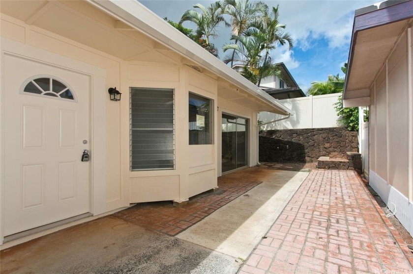 Exquisitely renovated 3-bedroom, 2-bath single family dwelling - Beach Home for sale in Waipahu, Hawaii on Beachhouse.com