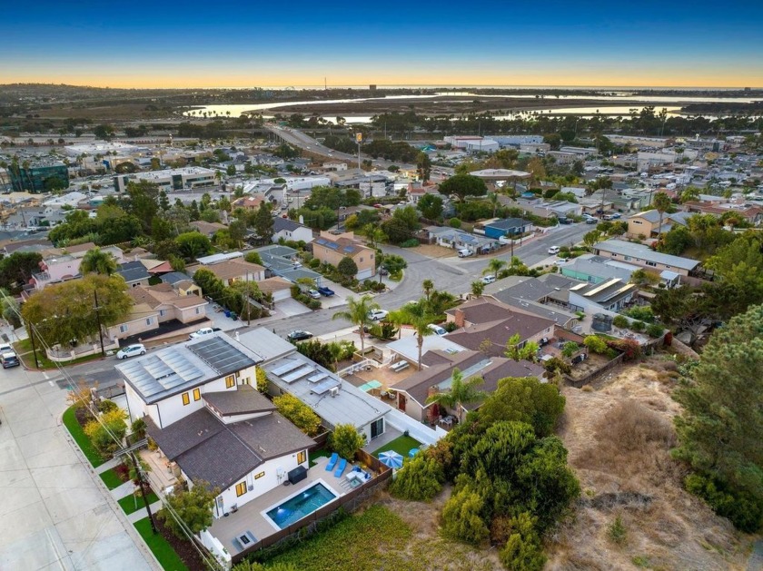 The epitome of coastal living. Welcome to Bay Park! Unobstructed - Beach Home for sale in San Diego, California on Beachhouse.com