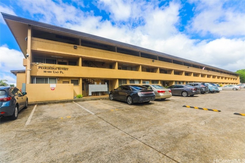 3 Bedroom, 1 Bath. Prime location next to the Pearlridge - Beach Condo for sale in Aiea, Hawaii on Beachhouse.com