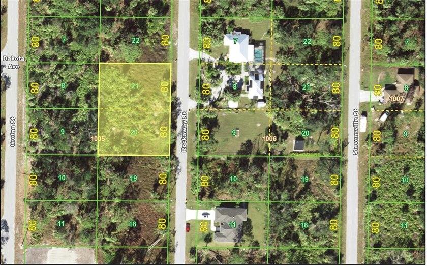 Double lot that is perfect for 2 homes, or a large pool, an - Beach Lot for sale in Port Charlotte, Florida on Beachhouse.com