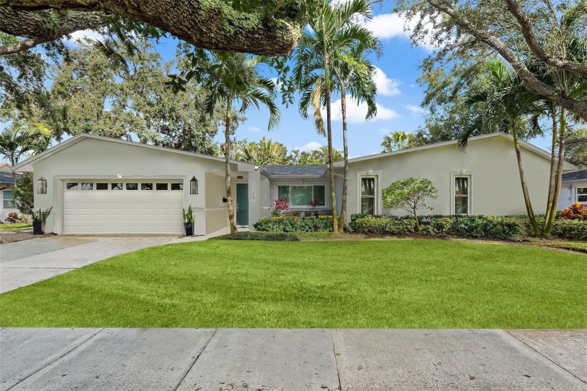 Presenting an updated single-story, 3-bedroom, 2-bathroom home - Beach Home for sale in St. Petersburg, Florida on Beachhouse.com