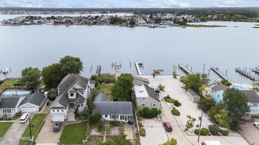 Great opportunity to own a waterfront property  with an amazing - Beach Home for sale in Toms River, New Jersey on Beachhouse.com