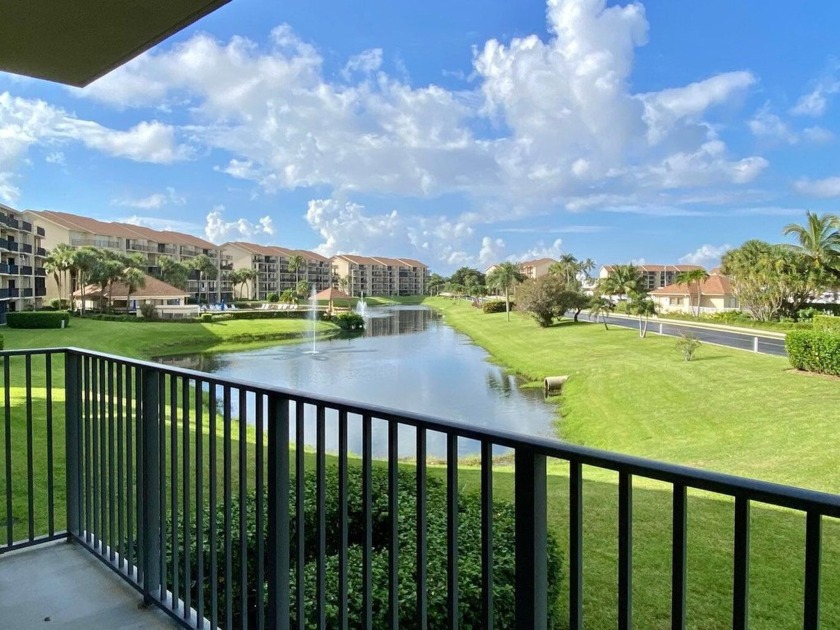 2 bedroom 2 full bathroom condo has a spacious kitchen, impact - Beach Condo for sale in Jupiter, Florida on Beachhouse.com