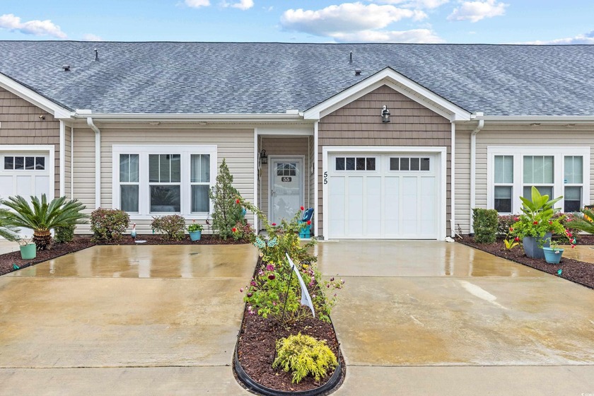 Welcome to this meticulously maintained 3-bedroom, 3-bath - Beach Townhome/Townhouse for sale in Myrtle Beach, South Carolina on Beachhouse.com