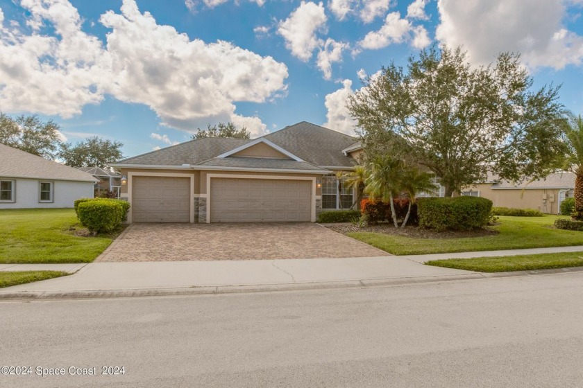 Welcome to your new home in Heritage Isle, one of the most - Beach Home for sale in Melbourne, Florida on Beachhouse.com