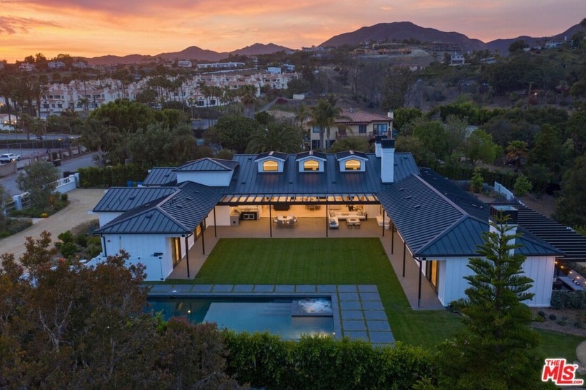 Living on Point Dume with private beach access secured with a - Beach Home for sale in Malibu, California on Beachhouse.com