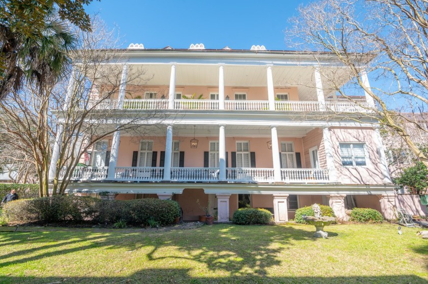 Don't miss your opportunity to preview this charming 3rd floor - Beach Home for sale in Charleston, South Carolina on Beachhouse.com