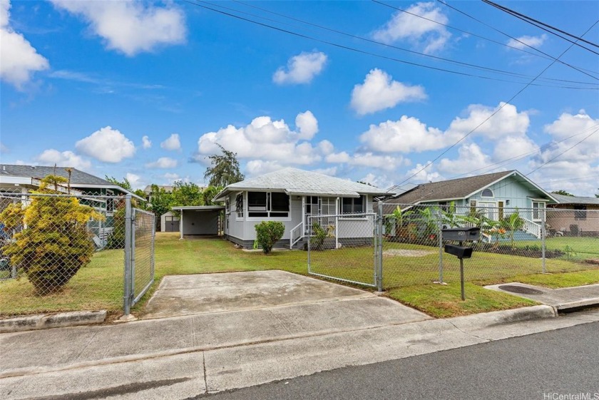 Come and discover this delightful 2BR/1 BA cottage with low - Beach Home for sale in Kailua, Hawaii on Beachhouse.com