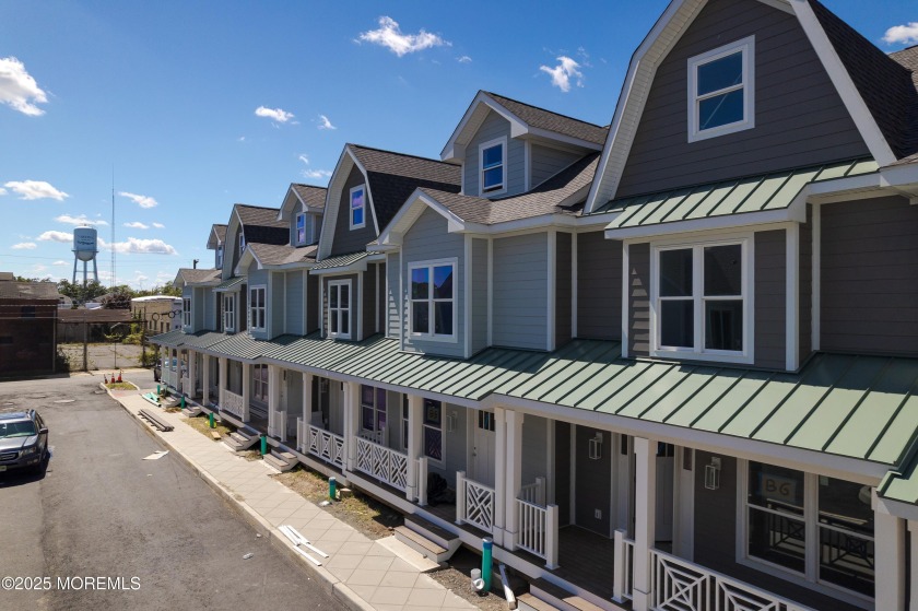 **OFFER ACCEPTED, no more showings on B7** Embrace easy, breezy - Beach Home for sale in Avon By The Sea, New Jersey on Beachhouse.com