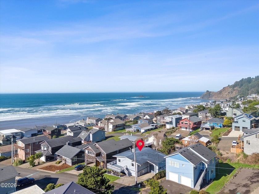 Quintessential beach home perfected in the desirable Road's End - Beach Home for sale in Lincoln City, Oregon on Beachhouse.com