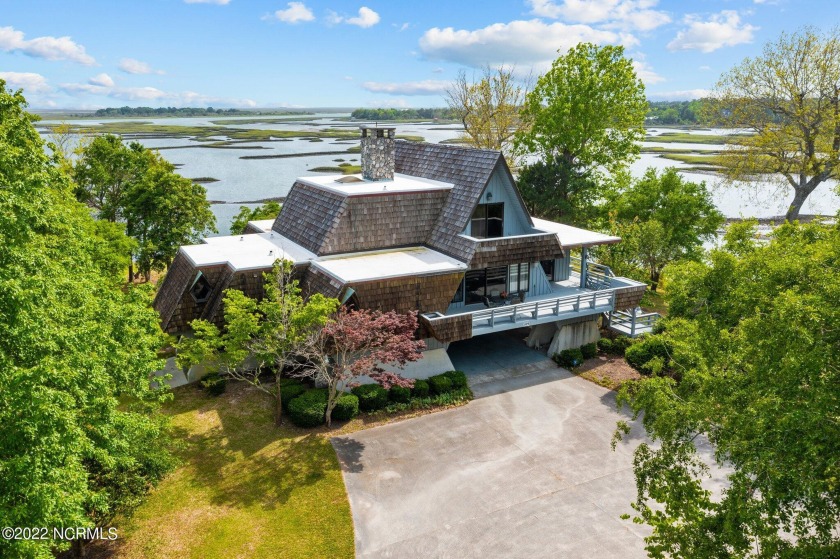 109 Deer Cove Road is brimming with majestic and breathtaking - Beach Home for sale in Hampstead, North Carolina on Beachhouse.com
