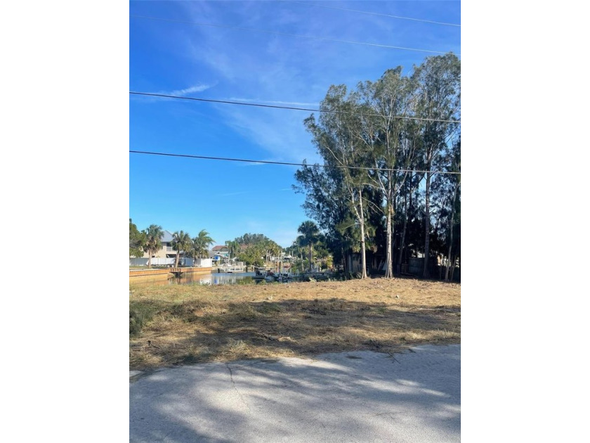 Build your dream getaway home on this waterfront lot with canal - Beach Lot for sale in Hudson, Florida on Beachhouse.com