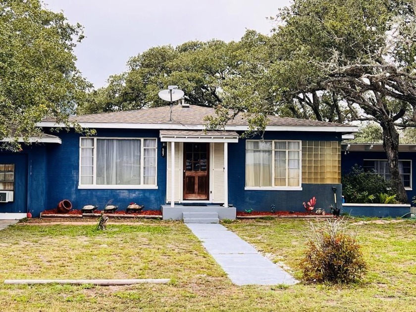Full time residence or investment potential in the heart of - Beach Home for sale in Fulton, Texas on Beachhouse.com