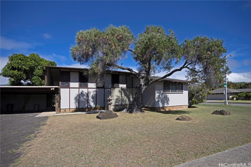 4546 Kolohala Street awaits a new chapter to this seasoned home - Beach Home for sale in Honolulu, Hawaii on Beachhouse.com