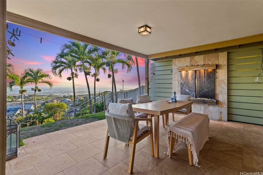 Discover the crown jewel of Makakilo West Hills ! Welcome to - Beach Home for sale in Kapolei, Hawaii on Beachhouse.com