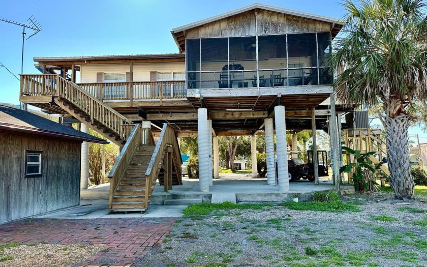 Beautiful and well maintained manufactured home on concrete - Beach Home for sale in Suwannee, Florida on Beachhouse.com