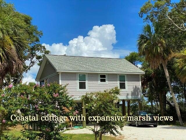 Best Buy on marsh view home in Edisto! Enjoy spectacular sunsets - Beach Home for sale in Edisto Beach, South Carolina on Beachhouse.com