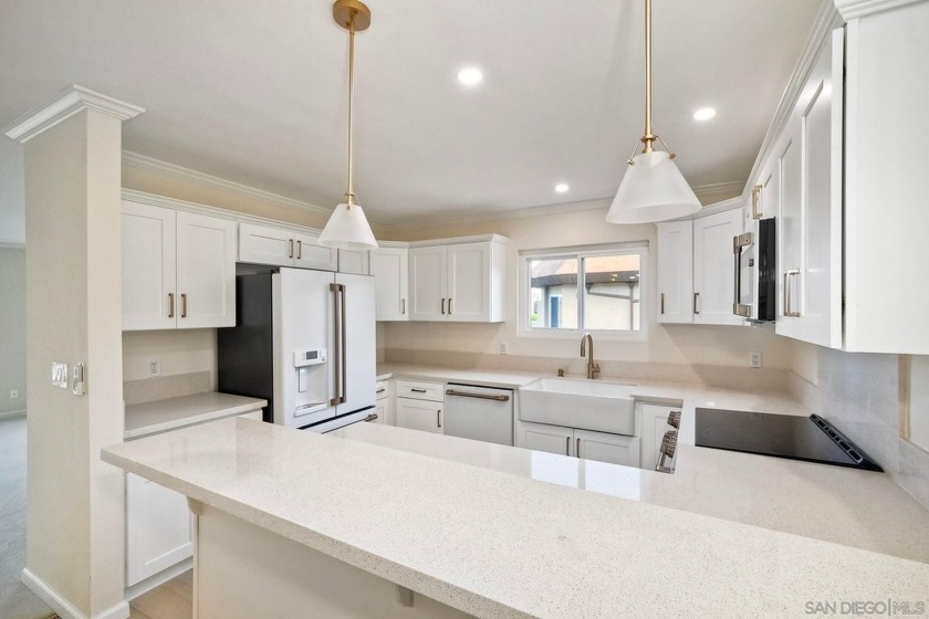 Stunning, Rare 1466 SQFT, Upgraded Unit in Prime Birdrock - Beach Home for sale in La Jolla, California on Beachhouse.com