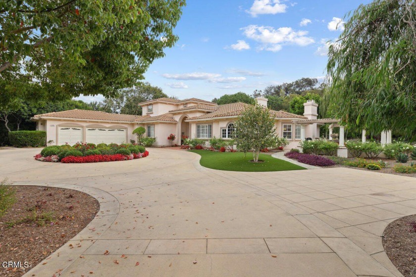 This amazing golf course residence, gracefully positioned on a - Beach Home for sale in Camarillo, California on Beachhouse.com