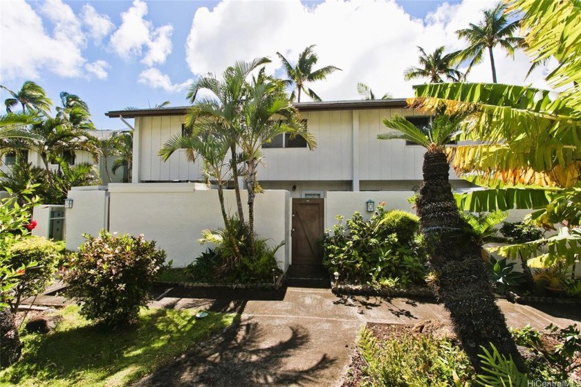 BRAND NEW LISTING!  FIRST BROKER'S OPEN, THURSDAY, 11/14 - Beach Townhome/Townhouse for sale in Honolulu, Hawaii on Beachhouse.com