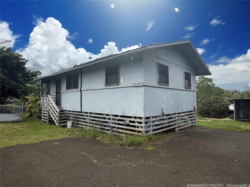 Discover the untapped potential of this 3-bedroom, 1-bathroom - Beach Home for sale in Kaneohe, Hawaii on Beachhouse.com