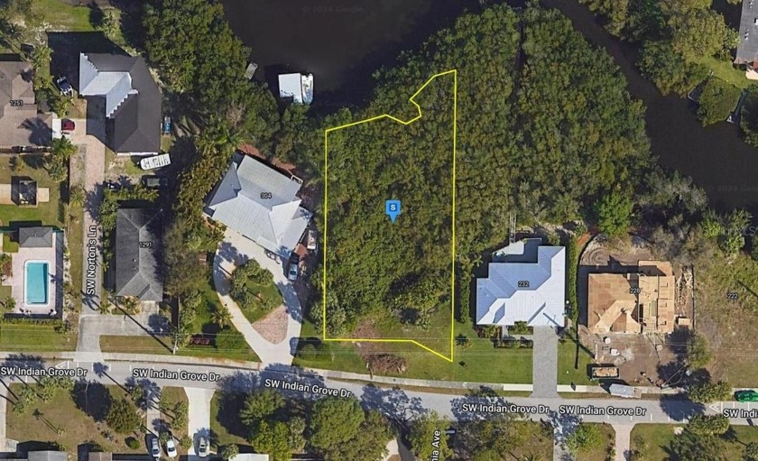 This beautiful waterfront .38 acre property in the Indian Groves - Beach Lot for sale in Stuart, Florida on Beachhouse.com