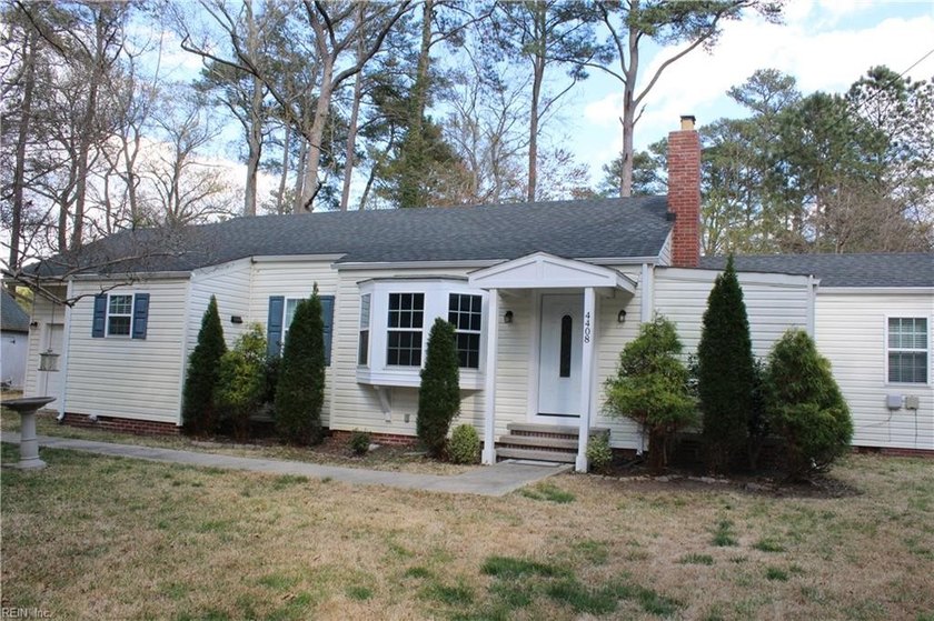 Welcome to this vey well maintained rancher in the sought after - Beach Home for sale in Portsmouth, Virginia on Beachhouse.com