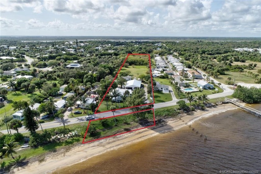 Special property located in the heart of Jensen Beach, FL on a - Beach Commercial for sale in Jensen Beach, Florida on Beachhouse.com