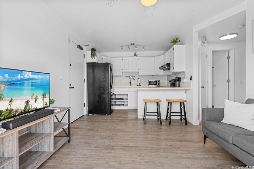 INVESTOR SPECIAL!!! Turnkey opportunity with strong, consistent - Beach Condo for sale in Honolulu, Hawaii on Beachhouse.com