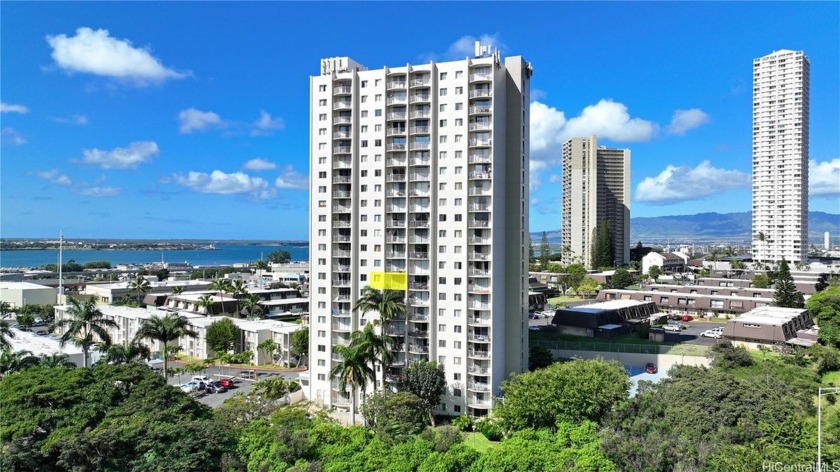 FIRST OPEN HOUSE 11/17, 2-5pm.  Welcome to your perfect urban - Beach Condo for sale in Aiea, Hawaii on Beachhouse.com