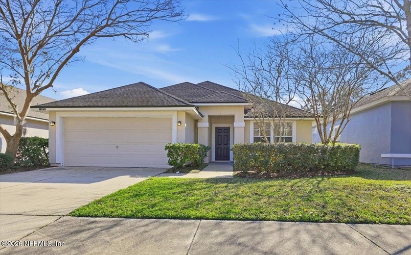 JUST LISTED in Victoria Lakes Neighborhood - a short commute to - Beach Home for sale in Jacksonville, Florida on Beachhouse.com